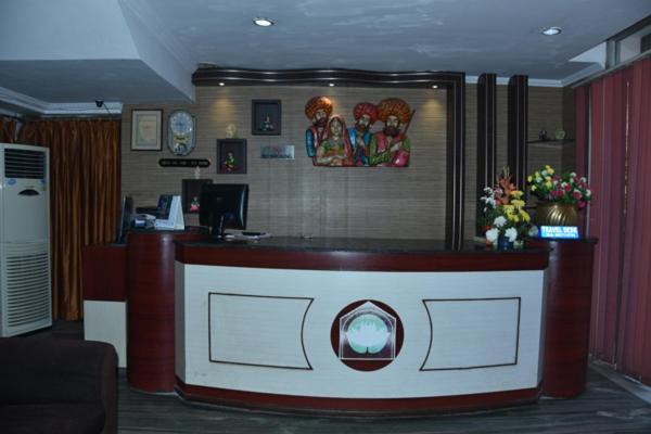 Hotel Sambit Palace Μπουμπάνεσβαρ Εξωτερικό φωτογραφία