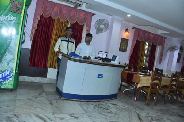 Hotel Sambit Palace Μπουμπάνεσβαρ Εξωτερικό φωτογραφία